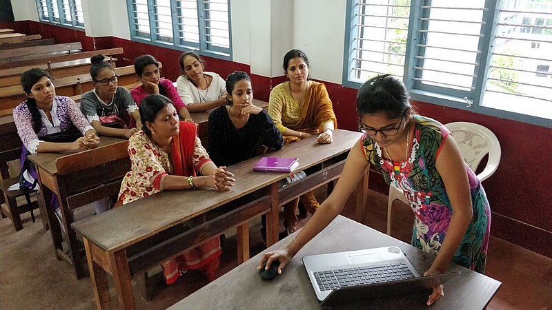 File:Wikiwomen Mangaluru Meetup June 25 2017 04.jpg