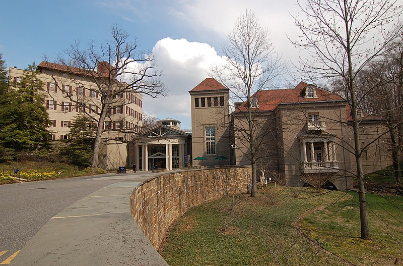 File:Winterthur Museum Building Wide Angle 2969px.jpg